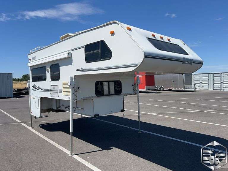 1999 Lance 1130