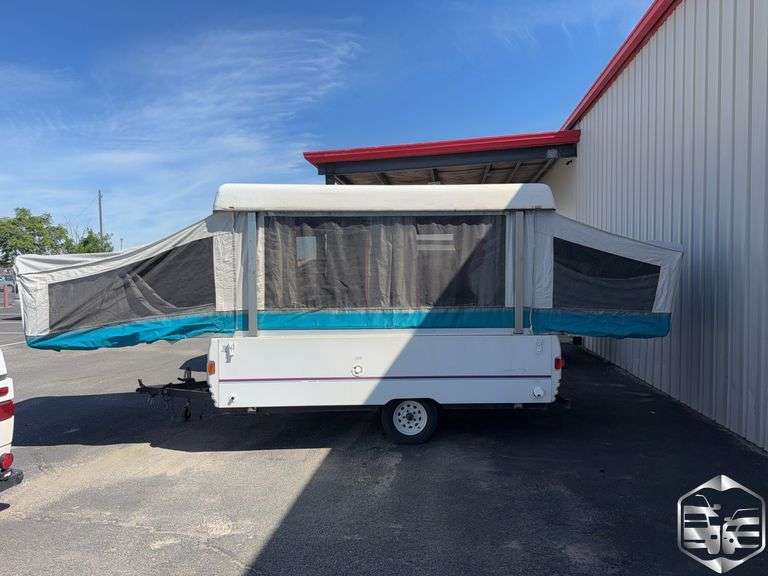 1996 FLEETWOOD Santa Fe