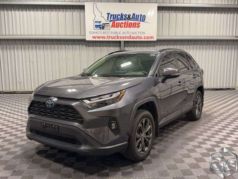 2023 Toyota RAV4 XLE